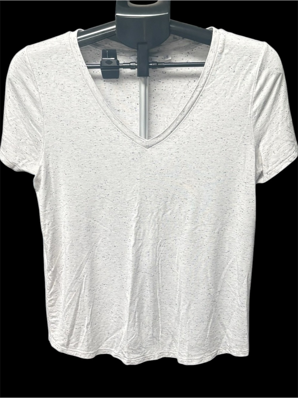 2/$20 Reitmans White Speckle V‑Neck Short Sleeve Tee